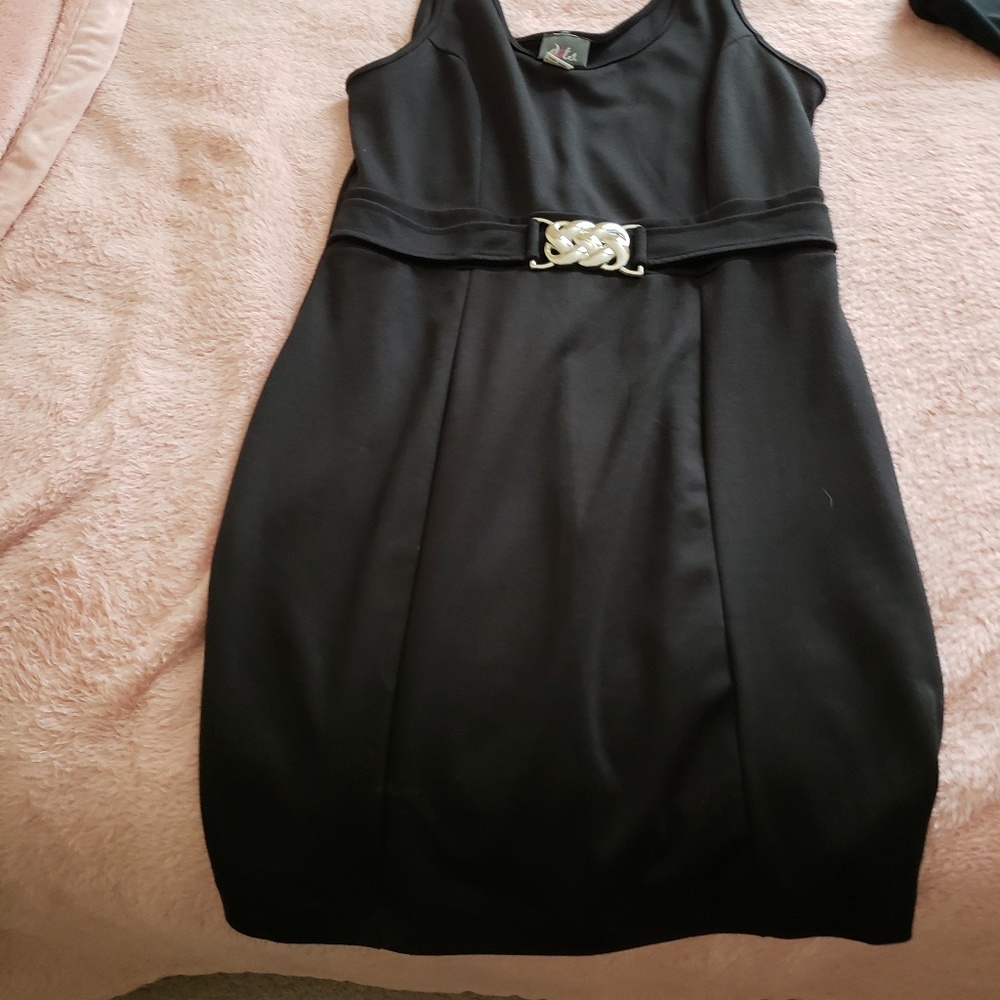 Clothes - Picture 3 of 8